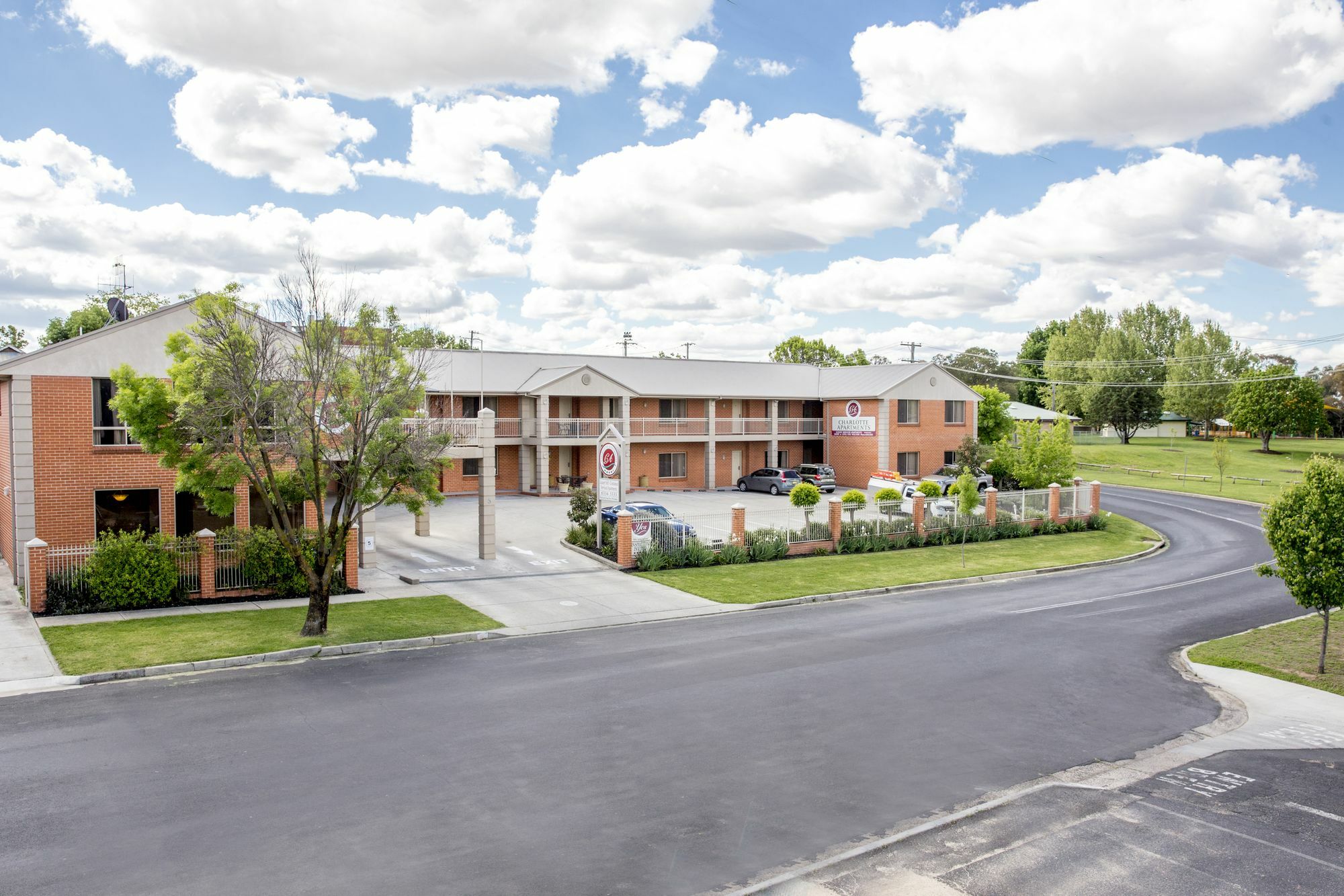 Charlotte Apartments Bathurst Exteriér fotografie